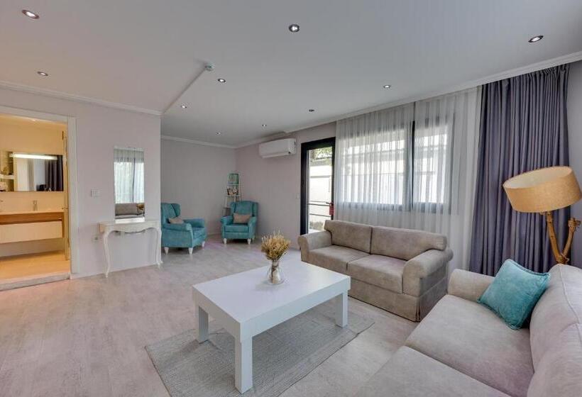 בית מלון כפרי Suess Alaçatı