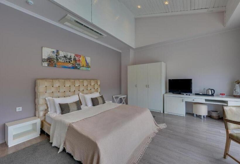 בית מלון כפרי Suess Alaçatı