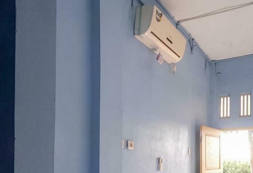 Отель Villa V Stay Pulau Pramuka