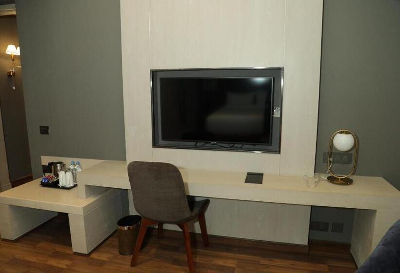 Отель Wyndham Chandigarh Mohali