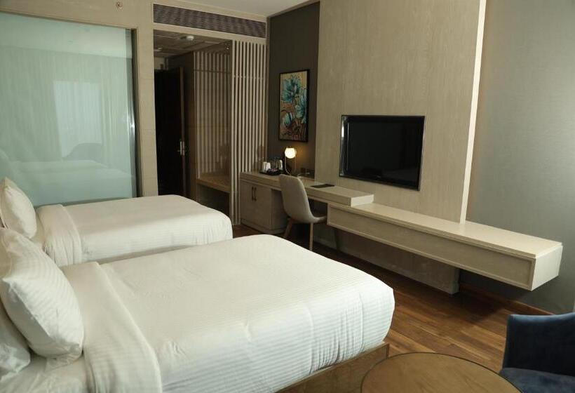 Отель Wyndham Chandigarh Mohali