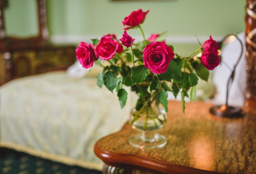 فندق Zámek Kamenný Dvůr