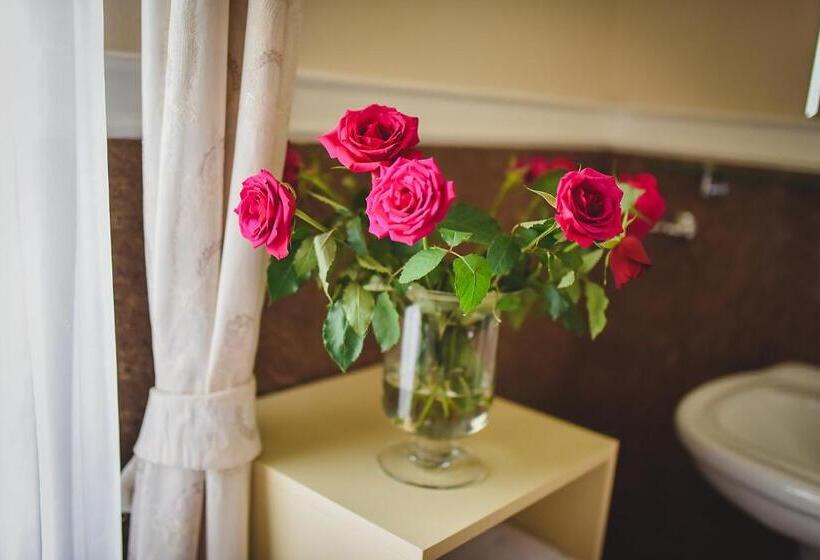 فندق Zámek Kamenný Dvůr