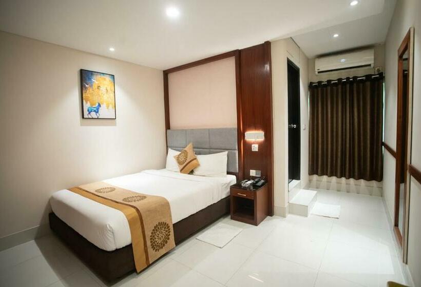 Jatra Hotel Grand Royal