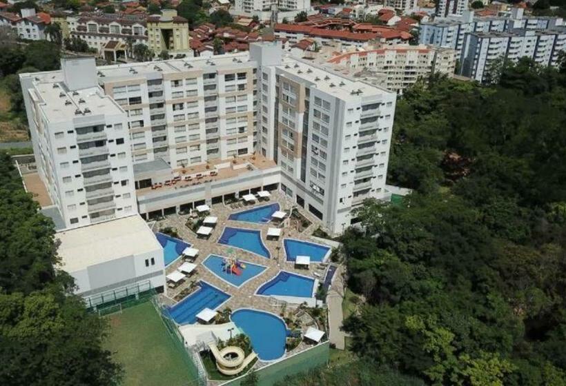 Park Veredas, Rio Quente , Com Vista Para A Montanha