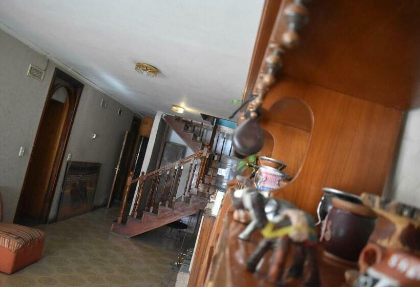 بنسيون Hostel Iv Estaciones