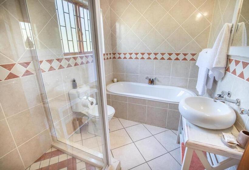 펜션 Mirihof Retreat And Olive Estate