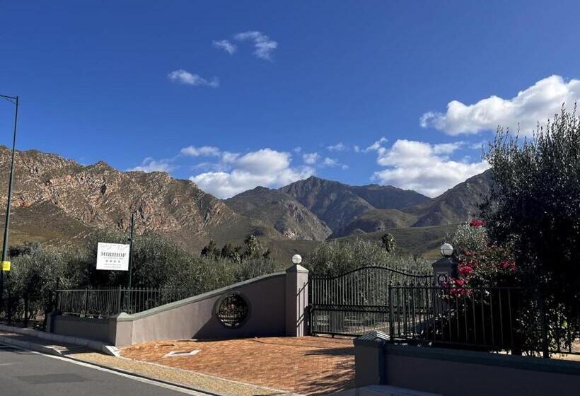 펜션 Mirihof Retreat And Olive Estate