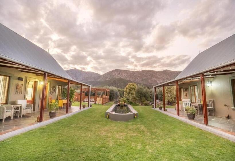 펜션 Mirihof Retreat And Olive Estate