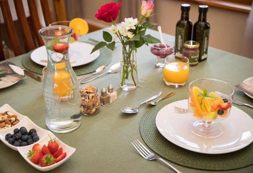 펜션 Mirihof Retreat And Olive Estate