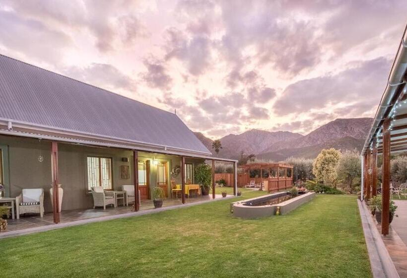 펜션 Mirihof Retreat And Olive Estate