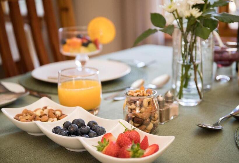 펜션 Mirihof Retreat And Olive Estate