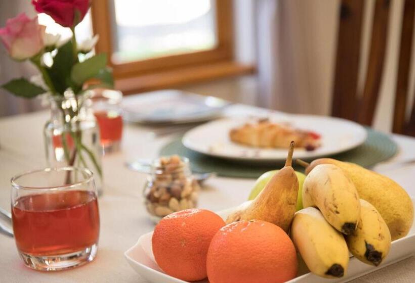 펜션 Mirihof Retreat And Olive Estate