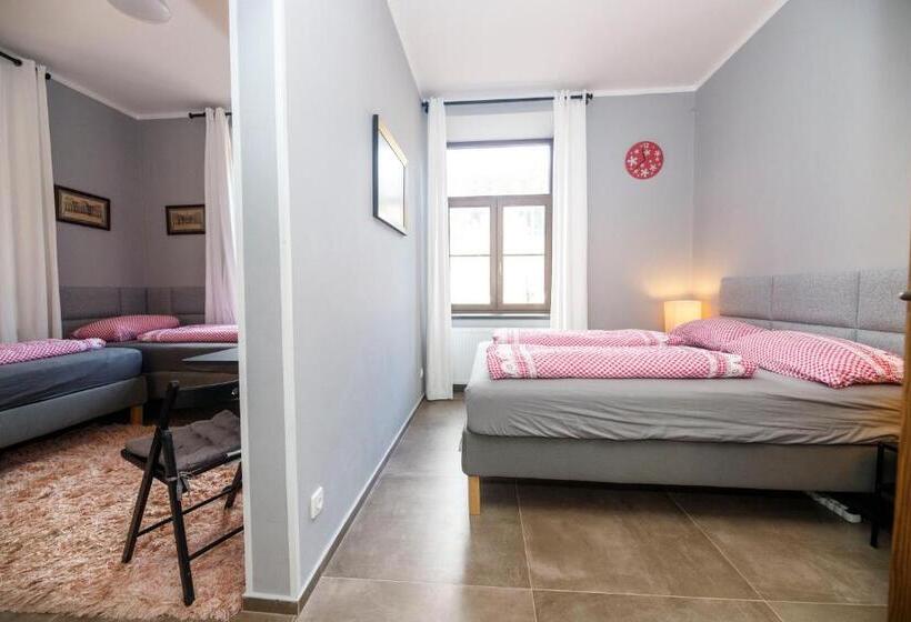 פנסיון Penzion Apidae