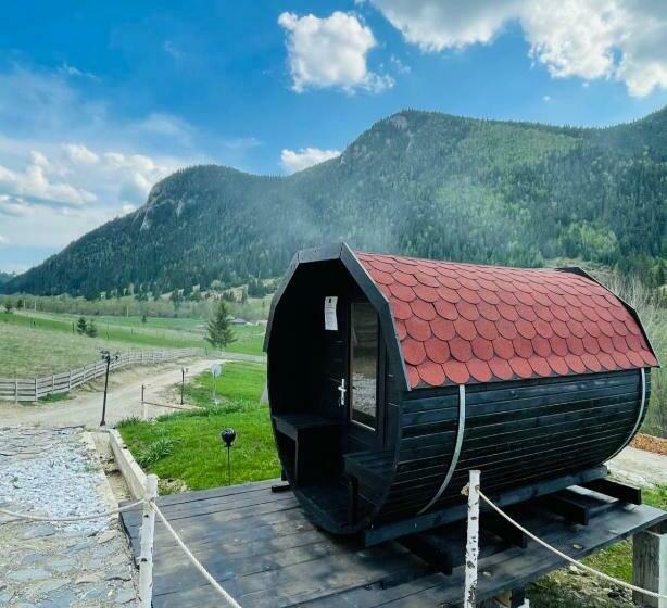 پانسیون Resort Valea Tătarilor