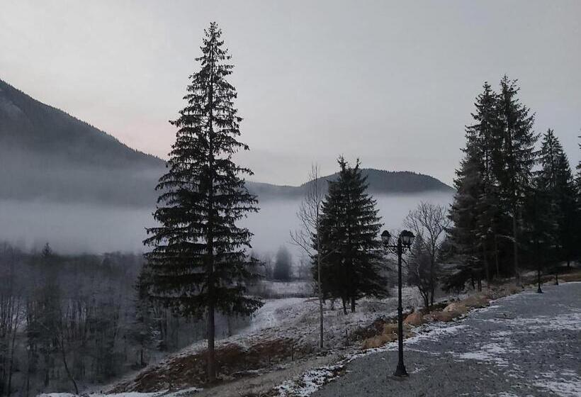 پانسیون Resort Valea Tătarilor