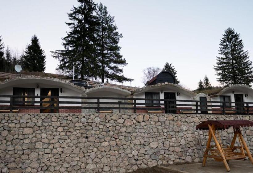پانسیون Resort Valea Tătarilor