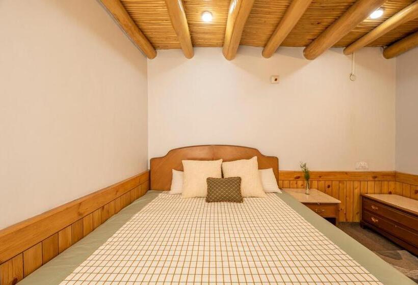 Primrose Cottage, 1 Bhk Villa W Garden By Roamhome