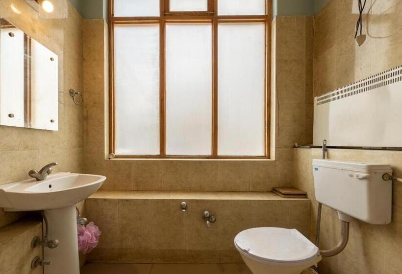 Primrose Cottage, 1 Bhk Villa W Garden By Roamhome