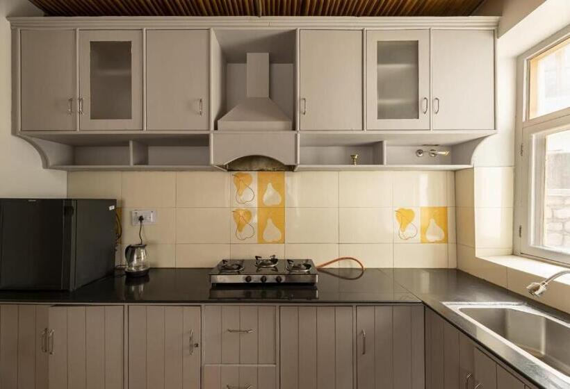 Primrose Cottage, 1 Bhk Villa W Garden By Roamhome