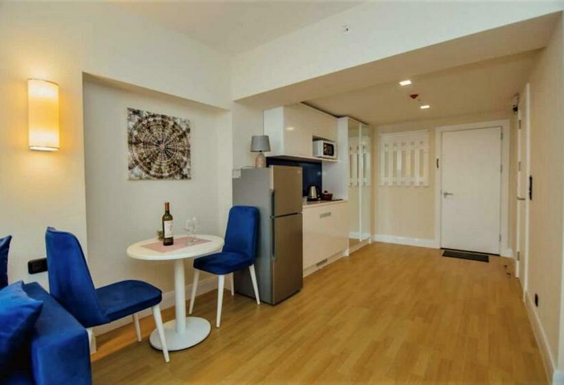 Sea Side Aparthotel In Orbi Complex