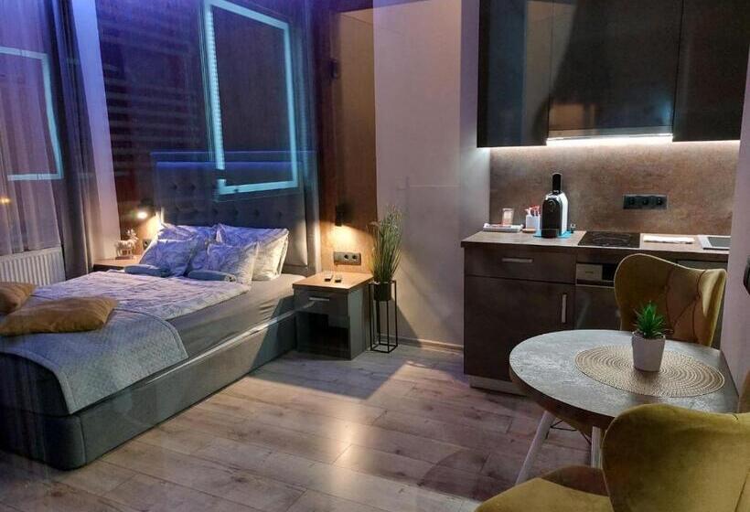 Silver Dawn Apartments