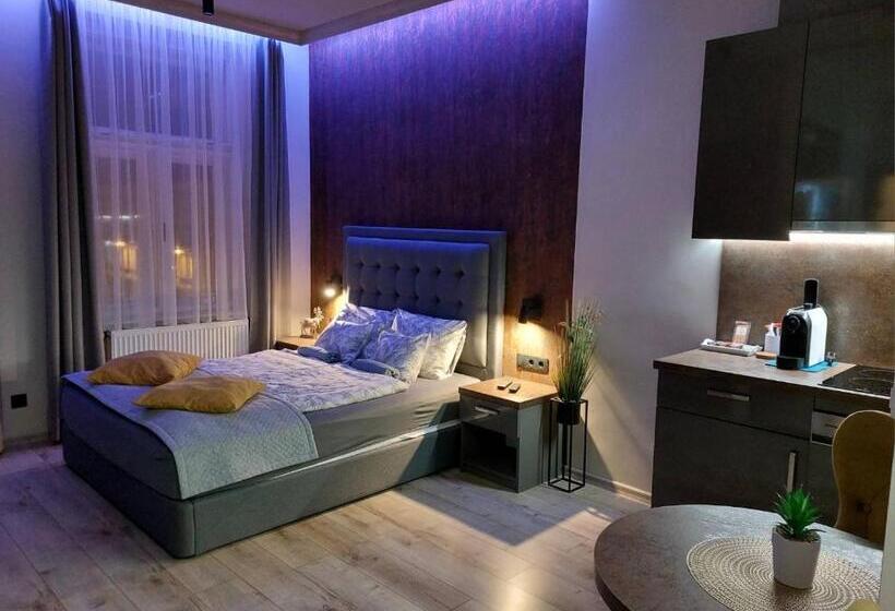 Silver Dawn Apartments