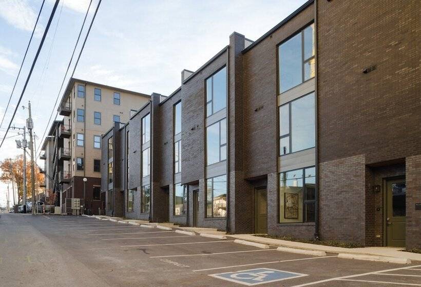 The Grove By Avantstay