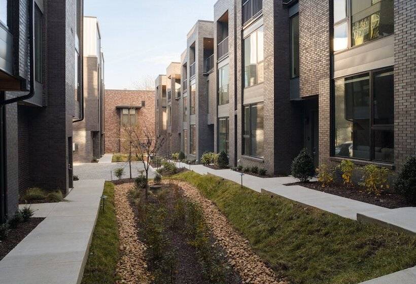 The Grove By Avantstay