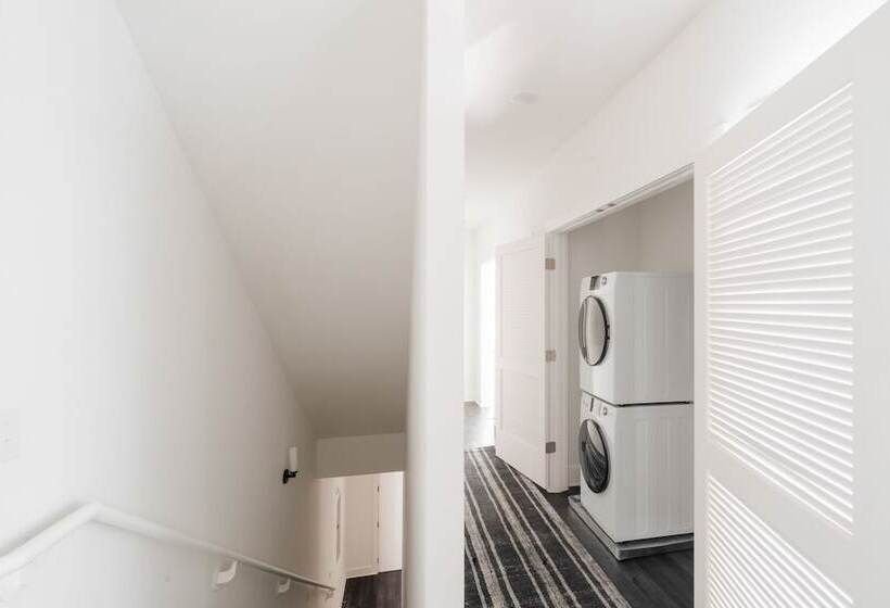 The Grove By Avantstay