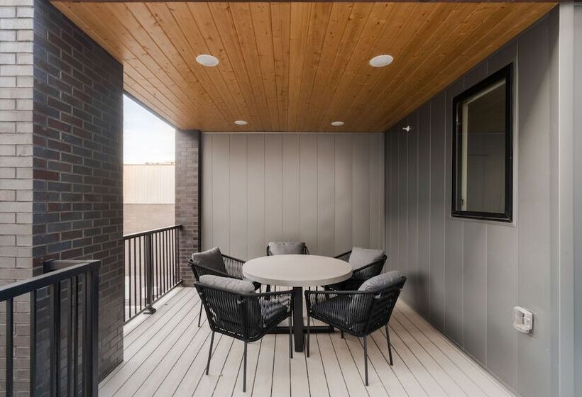 The Grove By Avantstay