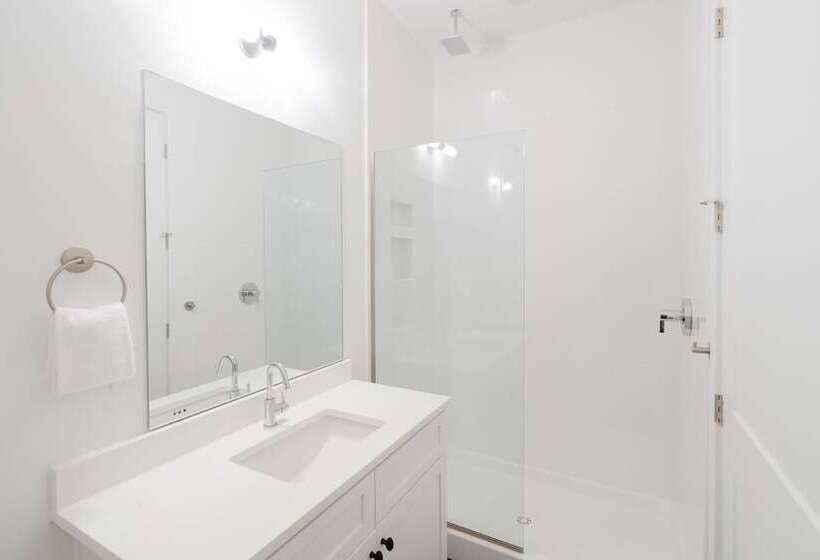 The Grove By Avantstay