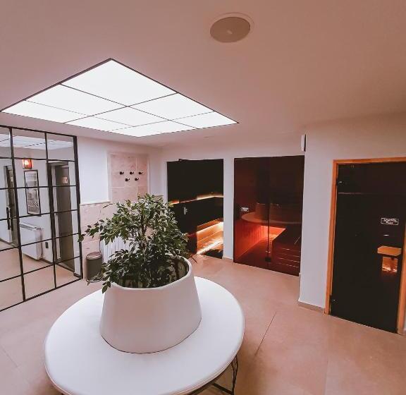 Stand Art апартамент , смолянски езера