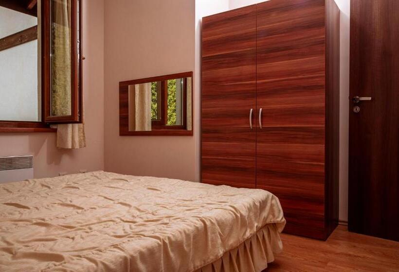 Stand Art апартамент , смолянски езера