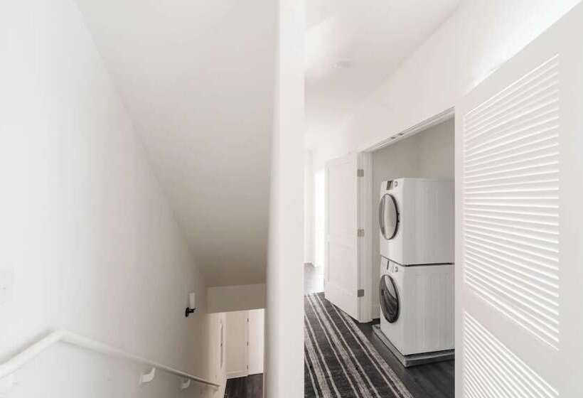 The Grove By Avantstay