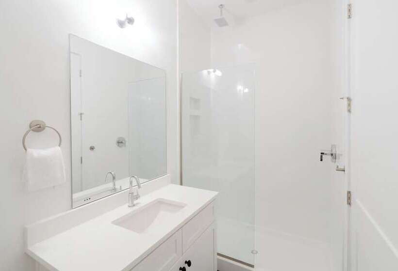 The Grove By Avantstay