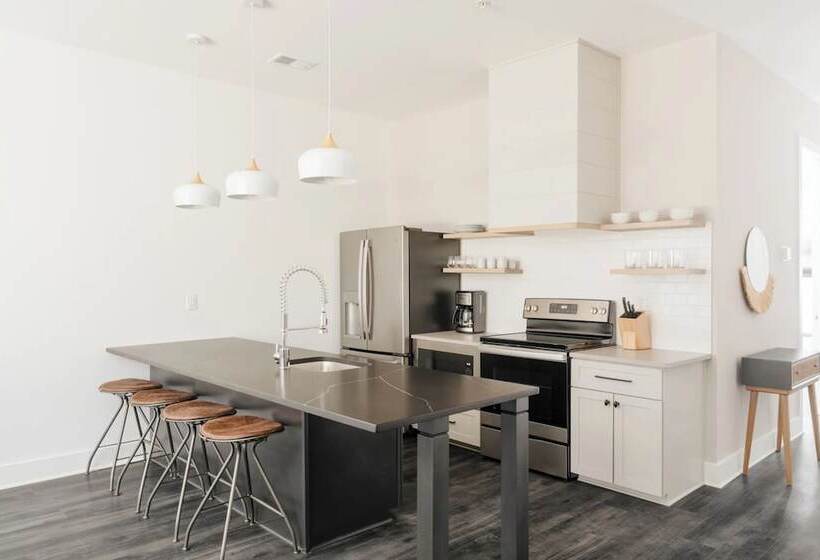 The Grove By Avantstay