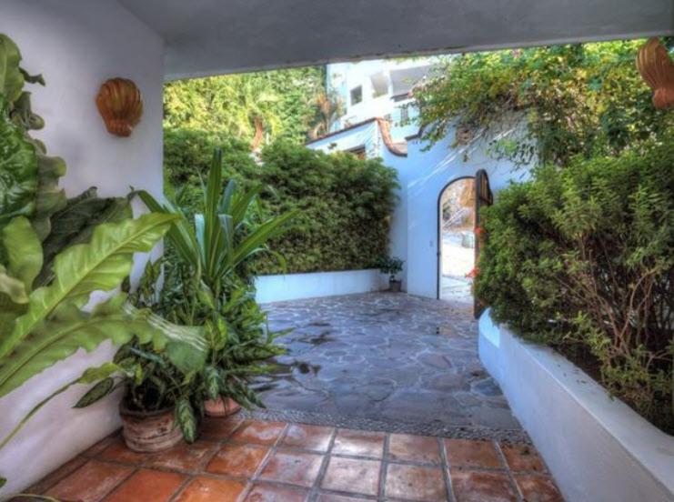 Villa In Conchas Chinas Vallarta