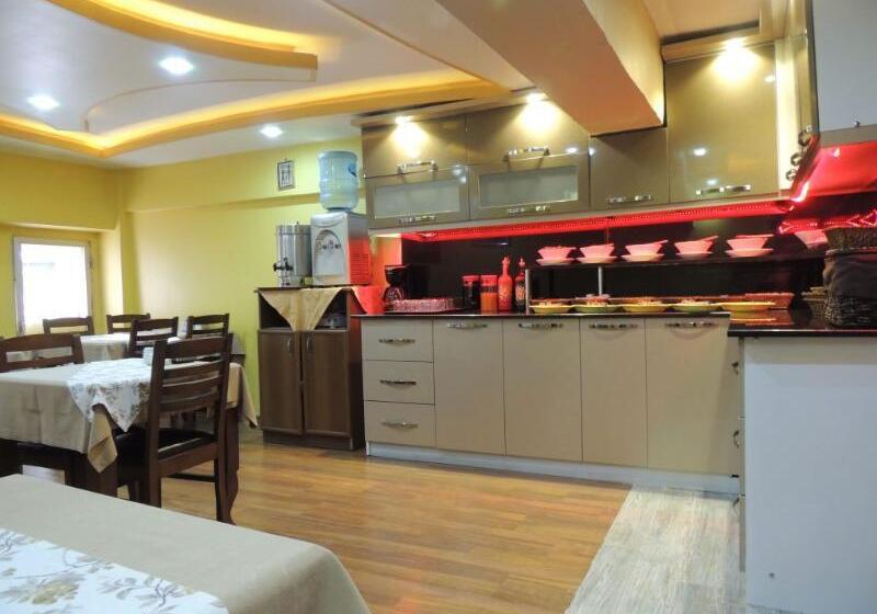 هتل Adana Saray