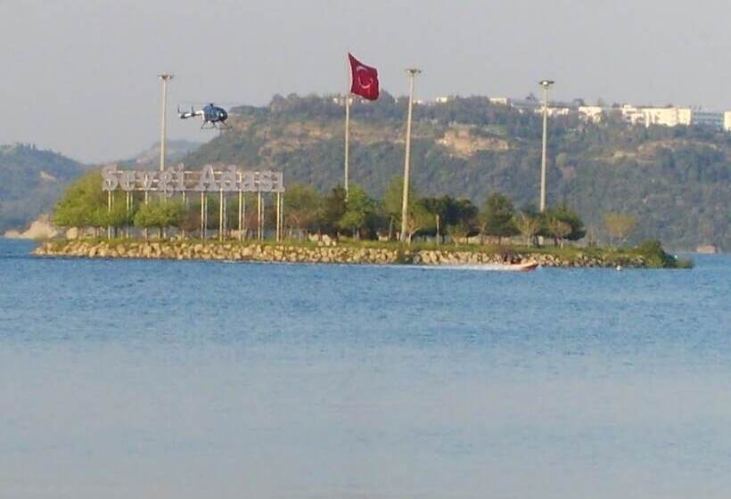 هتل Adana Saray