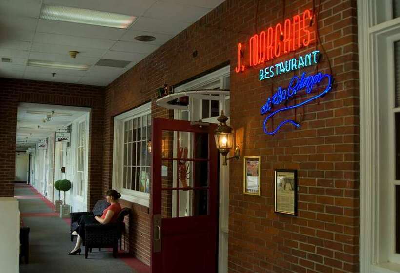 Capitol Plaza Hotel Montpelier Tapestry Collection By Hilton