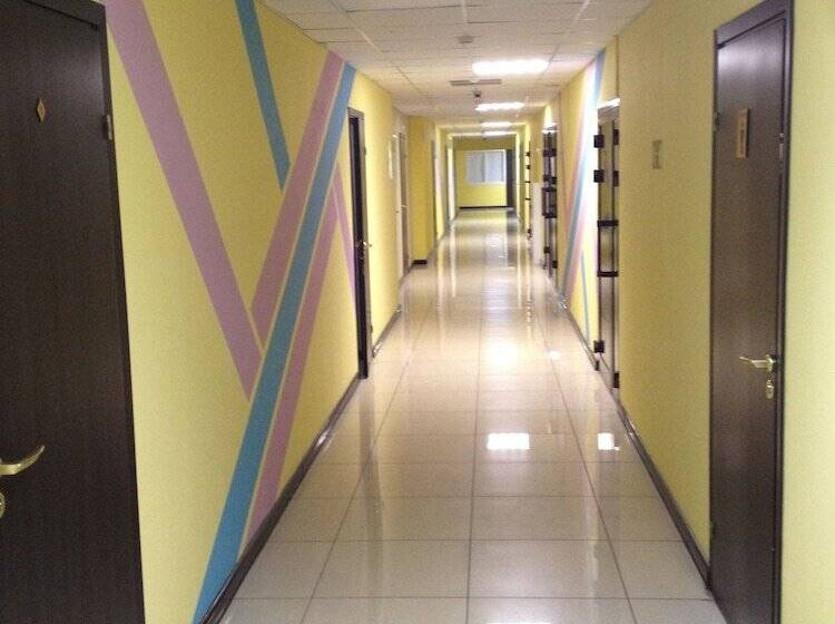 Express Hotel & Hostel