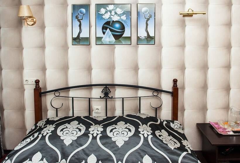 Express Hotel & Hostel