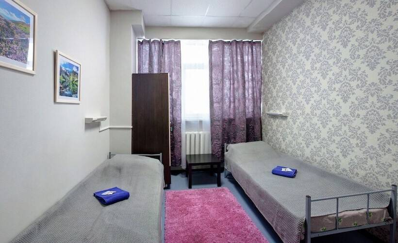 Express Hotel & Hostel