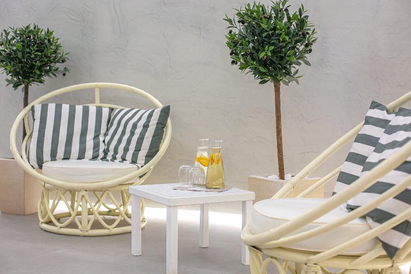 Отель Acroterra Rosa Luxury Suites & Spa