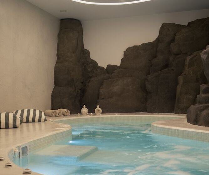 Отель Acroterra Rosa Luxury Suites & Spa