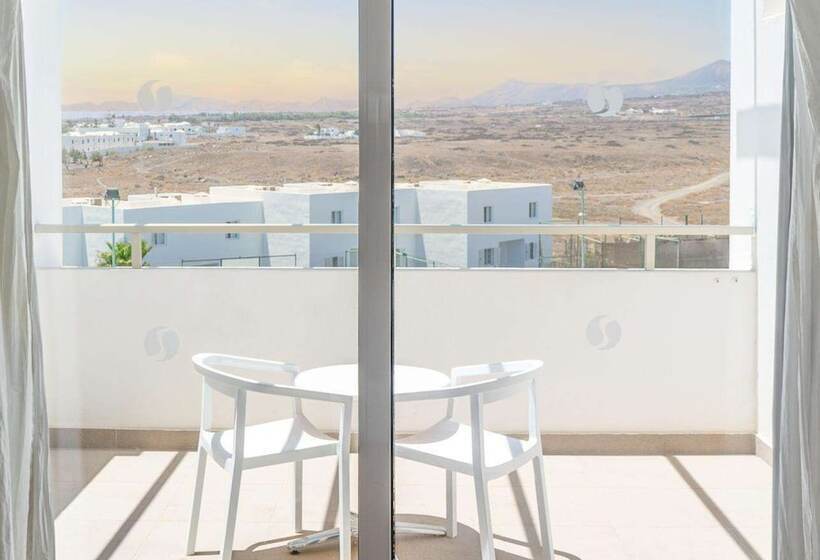 Отель Aequora Lanzarote Suites