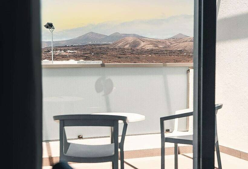 Отель Aequora Lanzarote Suites
