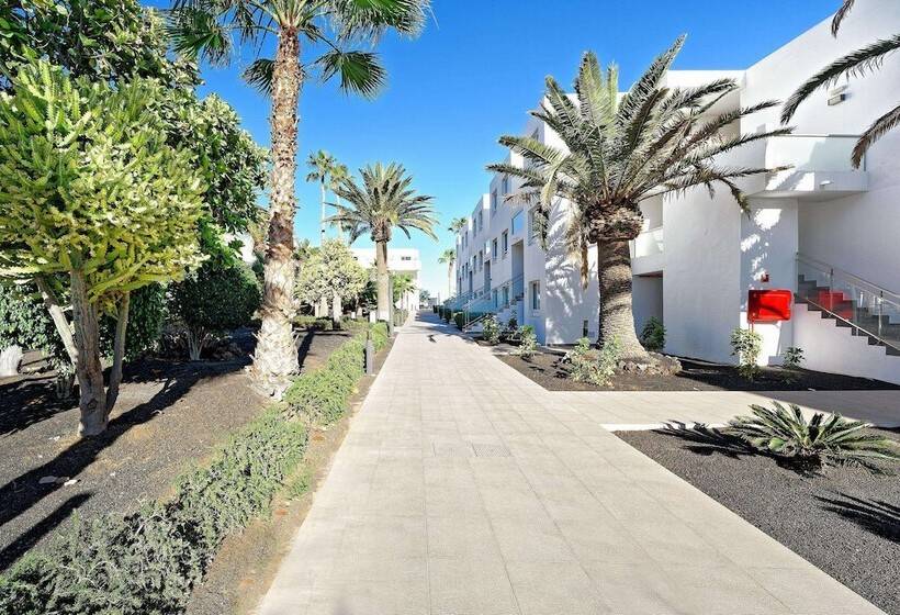 Отель Aequora Lanzarote Suites