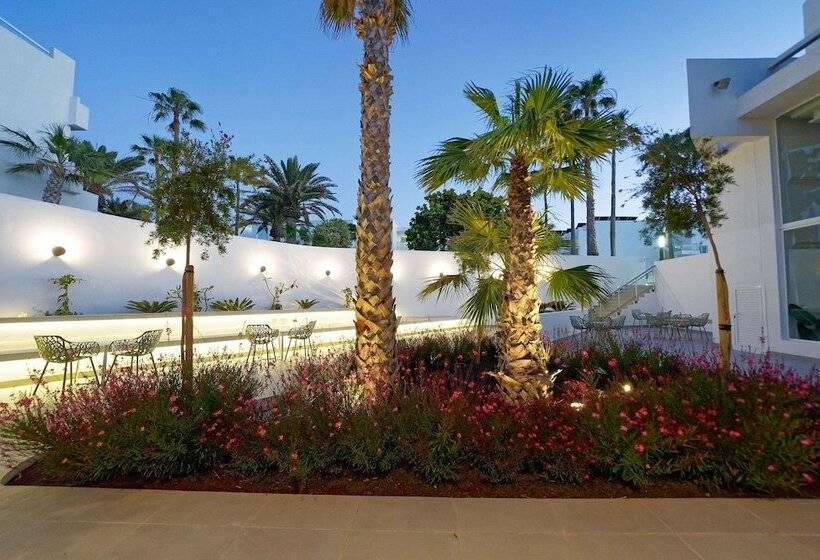 Отель Aequora Lanzarote Suites